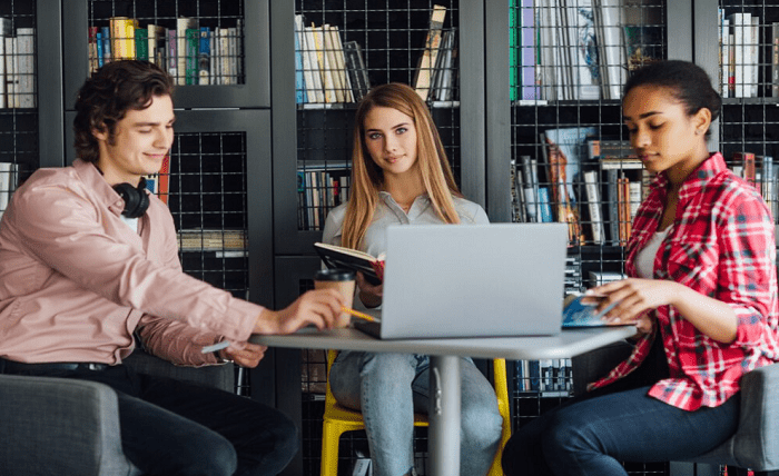 Which Universities Offer the Best Online MBA Courses? Exploring Top-Ranked Programs for Your Business Education Screenshot 5 1