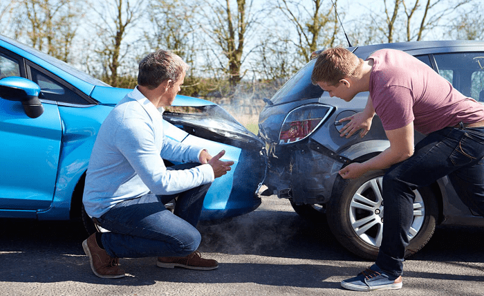 What to Do After a Car Accident: Steps to Take and When to Contact a Lawyer Screenshot 17 2