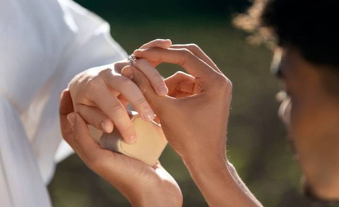 Are love stories blossoming with Rare Carat’s Halo Rings? Screenshot 2 1