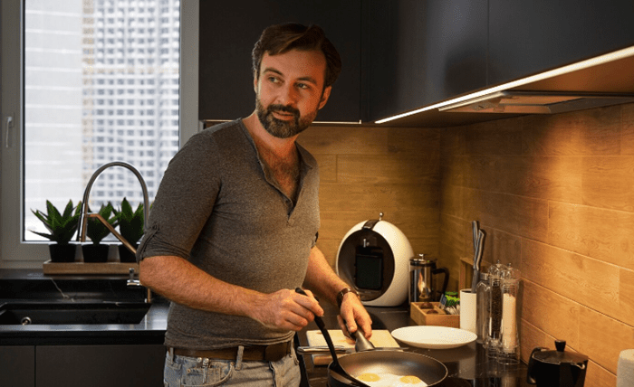 Transforming Spaces: How Black and Brass Handles Redefine Kitchen Elegance Screenshot 2 1