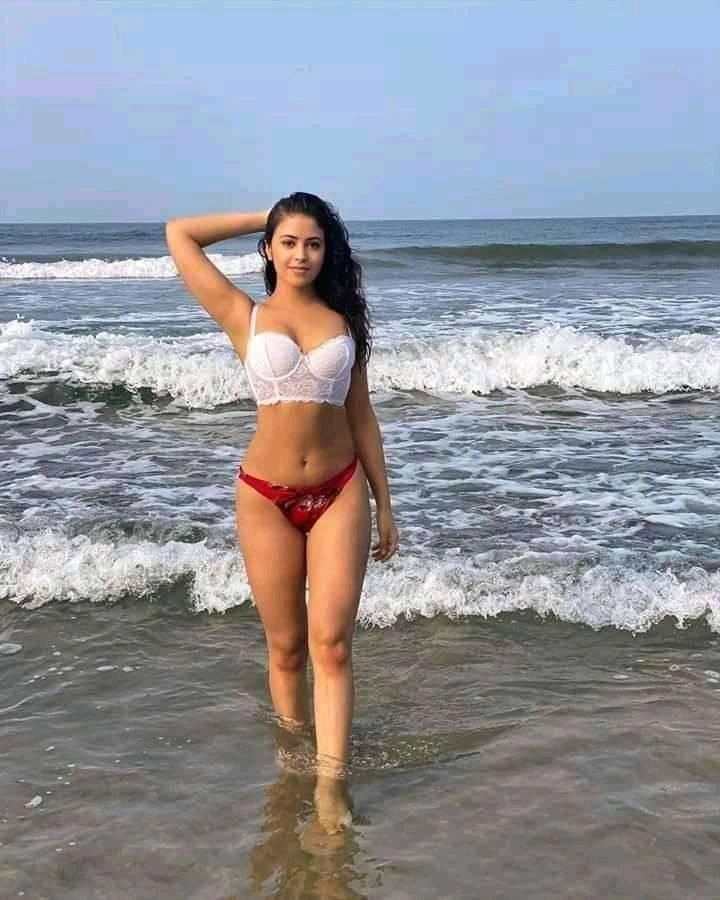 नंगी औरत: जब समाज की सोच कपड़ों से ज़्यादा शर्मनाक हो nangi aurat