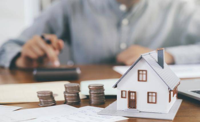 Mastering Melbourne’s Property Scene: Essential Moving Tips & Smart Investment Strategies property investment and mortgage financial concept